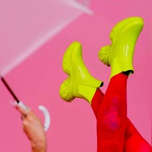 John Fluevog Soul Speed Fury Neon Yellow Chelsea rain Boot. Size 6 NIB